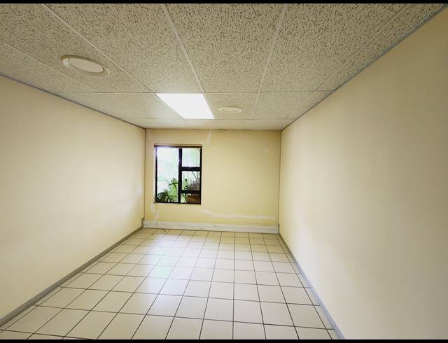 350M² OFFICE TO LET IN NORTH RIDING